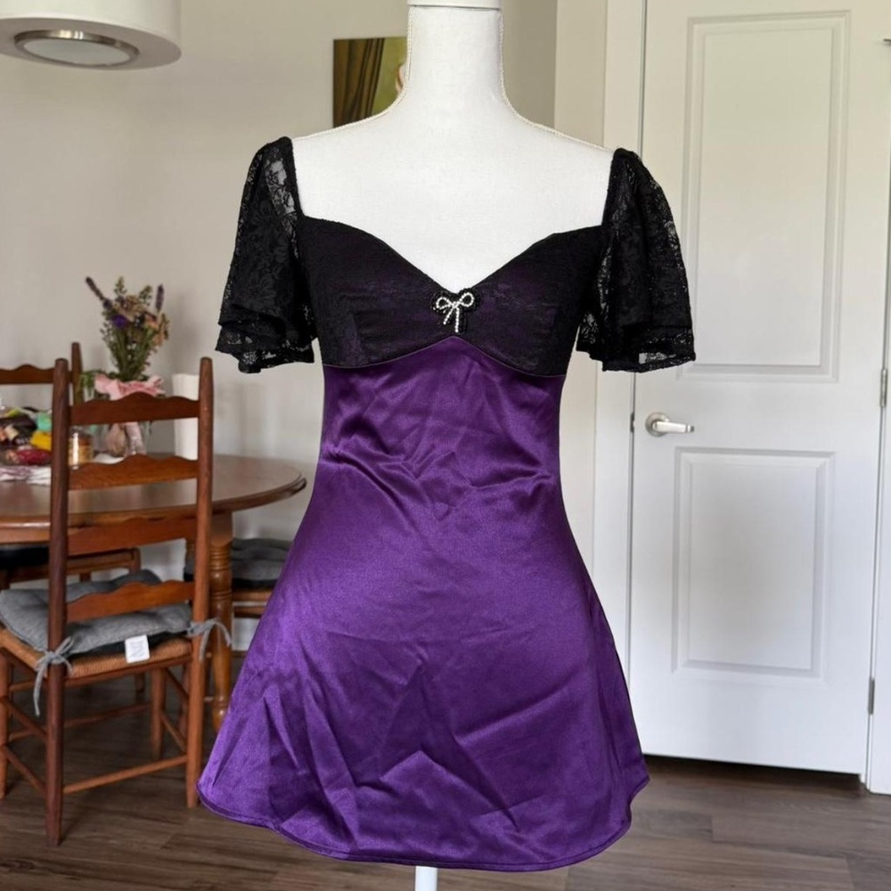Black and Purple Satin Mini Dress Off-shoulder Lace Sleeves Push Up